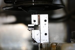 ワイヤーカット放電加工機